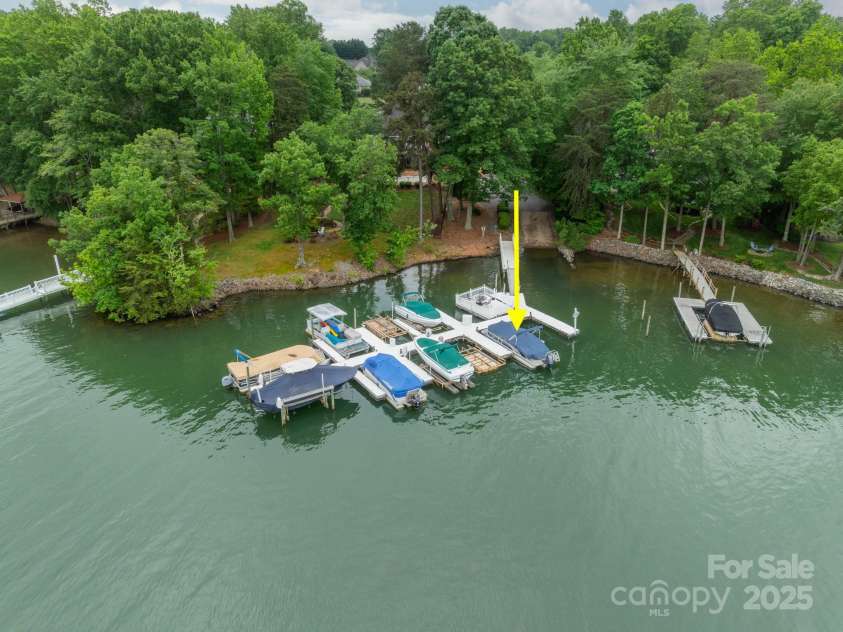 134 Lawrence Tee Lane, Mooresville, NC 28117.  MLS# CAR4254574, YatesRealty ID 26031. 