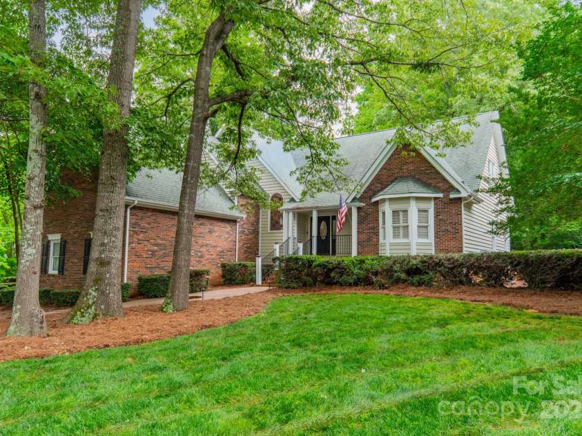 134 Lawrence Tee Lane, Mooresville, NC 28117.  MLS# CAR4254574, YatesRealty ID 26031. 