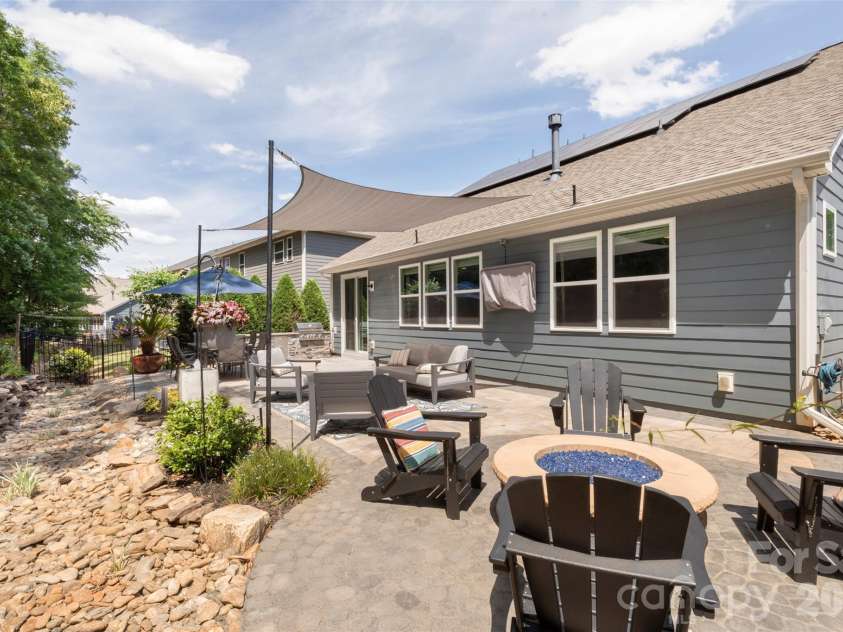 445 Sandbar Point, Clover, SC 29710.  MLS# CAR4377641, YatesRealty ID 26031. 