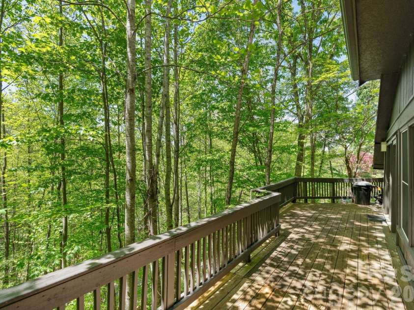 144 Pegg Road, Barnardsville, NC 28709.  MLS# CAR4374425, YatesRealty ID 26033. Cabin - Large Deck