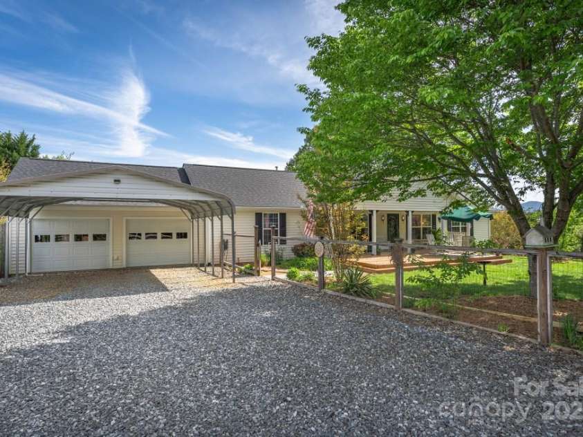 54 Donna Lane, Alexander, NC 28701.  MLS# CAR4265011, YatesRealty ID 26034. 