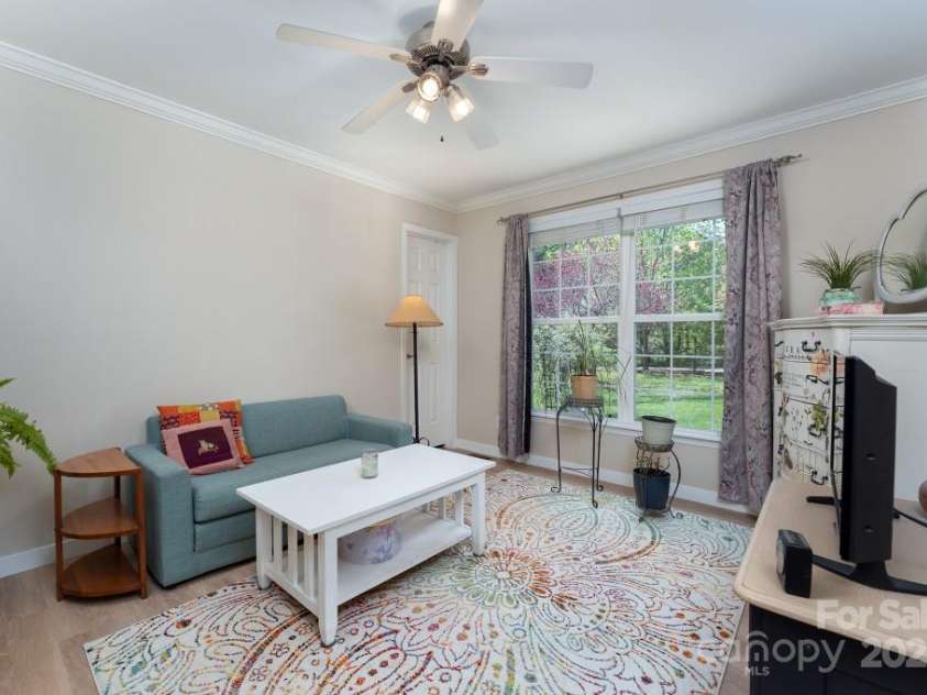 54 Donna Lane, Alexander, NC 28701.  MLS# CAR4265011, YatesRealty ID 26034. 