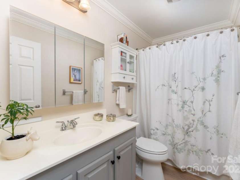 54 Donna Lane, Alexander, NC 28701.  MLS# CAR4265011, YatesRealty ID 26034. 