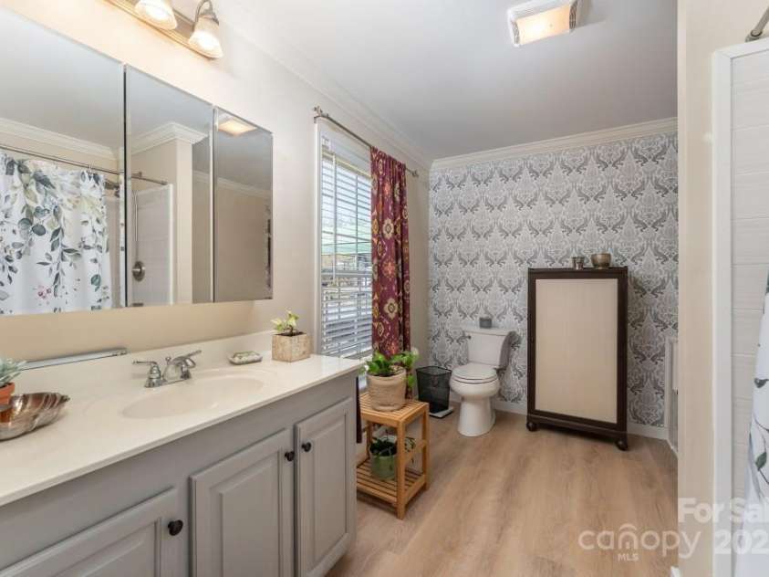 54 Donna Lane, Alexander, NC 28701.  MLS# CAR4265011, YatesRealty ID 26034. 