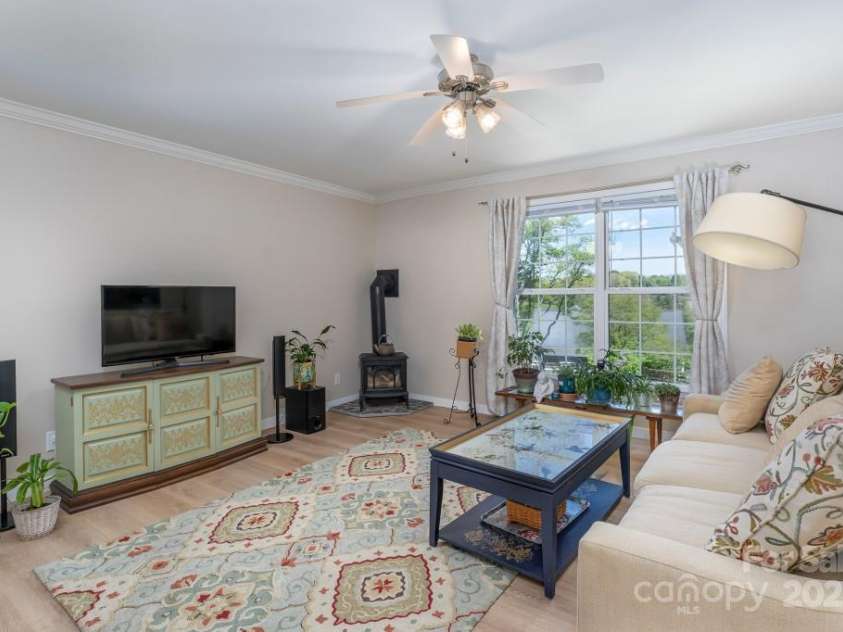 54 Donna Lane, Alexander, NC 28701.  MLS# CAR4265011, YatesRealty ID 26034. 