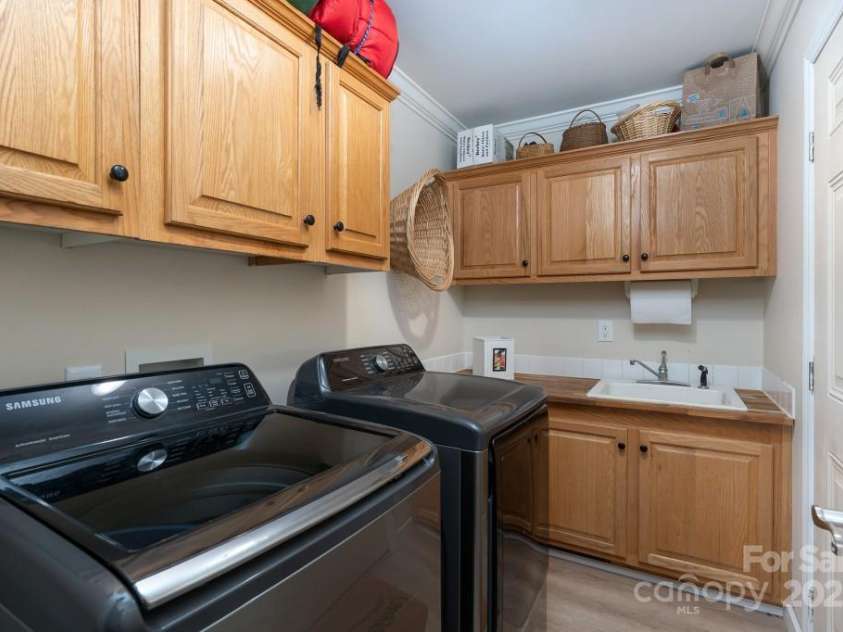 54 Donna Lane, Alexander, NC 28701.  MLS# CAR4265011, YatesRealty ID 26034. 