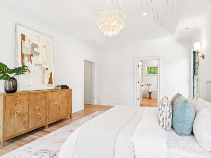 419 Lorna Street, Charlotte, NC 28205.  MLS# CAR4369869, YatesRealty ID 26035. 