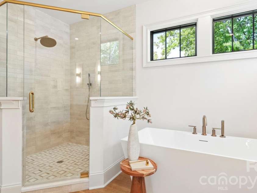 419 Lorna Street, Charlotte, NC 28205.  MLS# CAR4369869, YatesRealty ID 26035. 