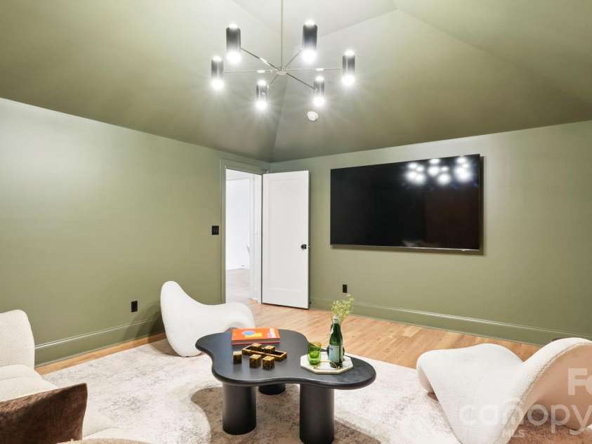 419 Lorna Street, Charlotte, NC 28205.  MLS# CAR4369869, YatesRealty ID 26035. 