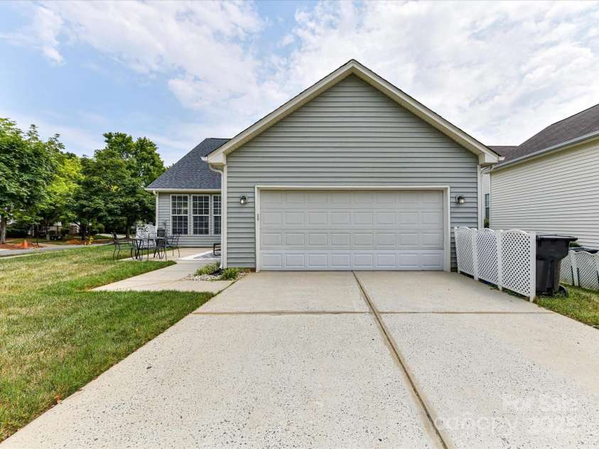 15751 Chipping Drive, Huntersville, NC 28078.  MLS# CAR4278445, YatesRealty ID 26036. Attached Rear Facing Garage
