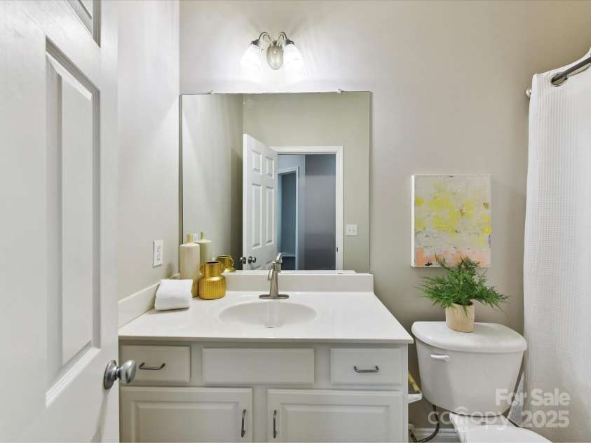 15751 Chipping Drive, Huntersville, NC 28078.  MLS# CAR4278445, YatesRealty ID 26036. Guest Full Bath