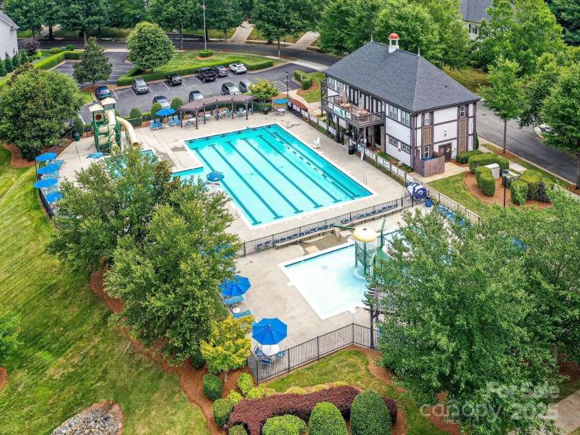 15751 Chipping Drive, Huntersville, NC 28078.  MLS# CAR4278445, YatesRealty ID 26036. Junior Olympic Size Pool