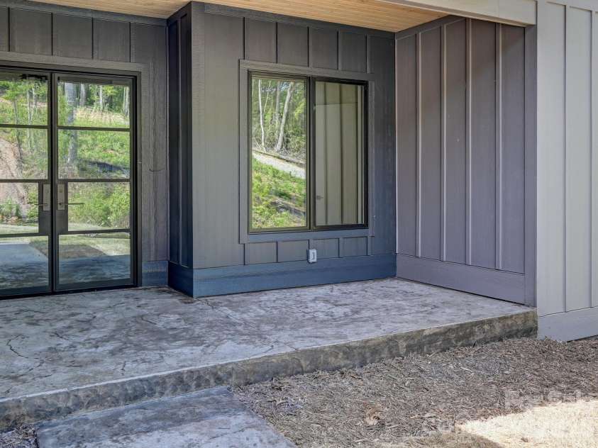 18 Erin Glen Court, Fairview, NC 28730.  MLS# CAR4378073, YatesRealty ID 26038. 