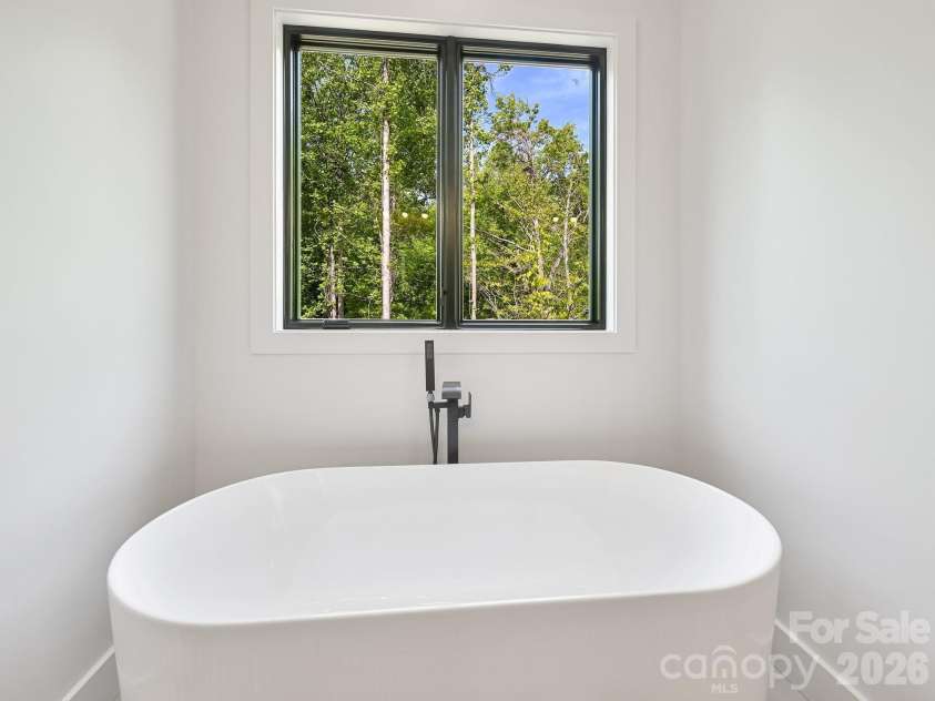 18 Erin Glen Court, Fairview, NC 28730.  MLS# CAR4378073, YatesRealty ID 26038. 