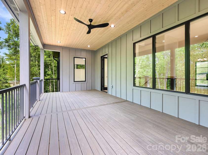 18 Erin Glen Court, Fairview, NC 28730.  MLS# CAR4378073, YatesRealty ID 26038. 