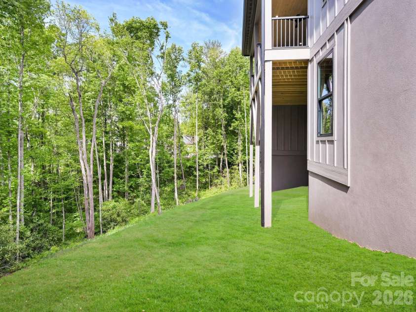 18 Erin Glen Court, Fairview, NC 28730.  MLS# CAR4378073, YatesRealty ID 26038. 