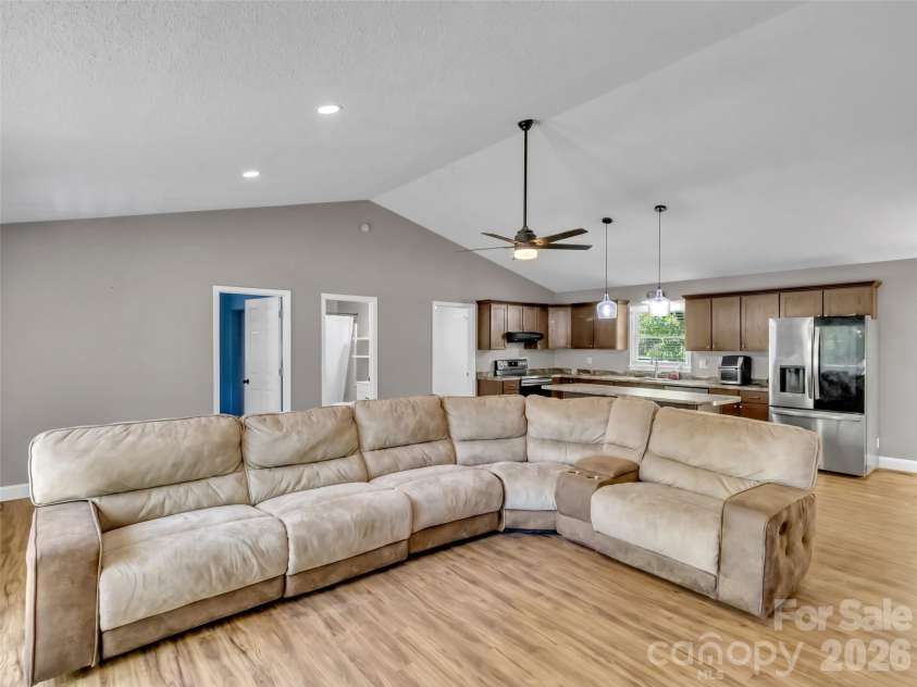 252 Oak Park Drive, Clyde, NC 28721.  MLS# CAR4381377, YatesRealty ID 26039. 