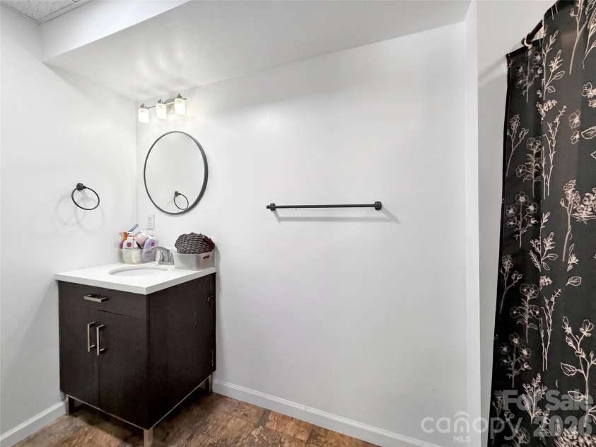 252 Oak Park Drive, Clyde, NC 28721.  MLS# CAR4381377, YatesRealty ID 26039. 