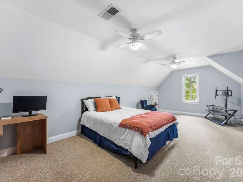 104 Tallwood Drive, Shelby, NC 28152.  MLS# CAR4280185, YatesRealty ID 2604. Bedrrom 3