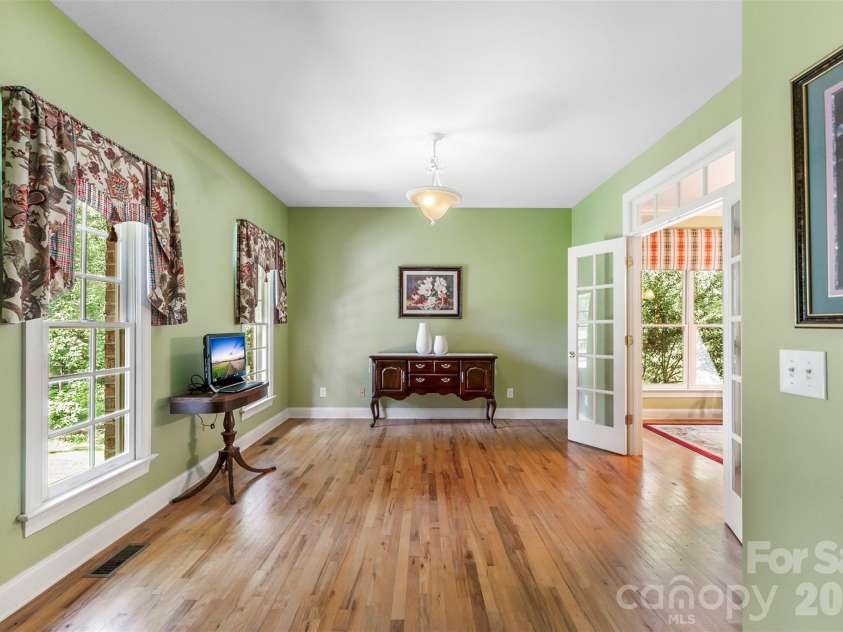 104 Tallwood Drive, Shelby, NC 28152.  MLS# CAR4280185, YatesRealty ID 2604. Family room