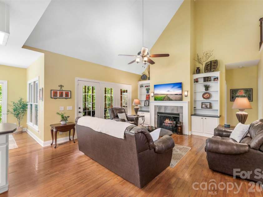 104 Tallwood Drive, Shelby, NC 28152.  MLS# CAR4280185, YatesRealty ID 2604. Living room