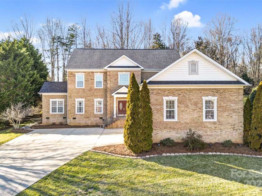 305 Chancelot Lane, Fort Mill, SC 29708.  MLS# CAR4224414, YatesRealty ID 2604. 