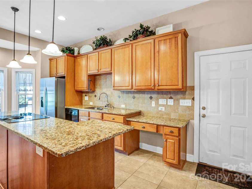 305 Chancelot Lane, Fort Mill, SC 29708.  MLS# CAR4224414, YatesRealty ID 2604. 