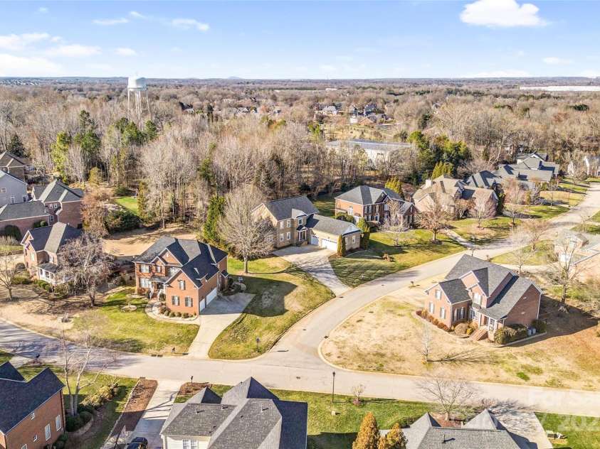 305 Chancelot Lane, Fort Mill, SC 29708.  MLS# CAR4224414, YatesRealty ID 2604. 