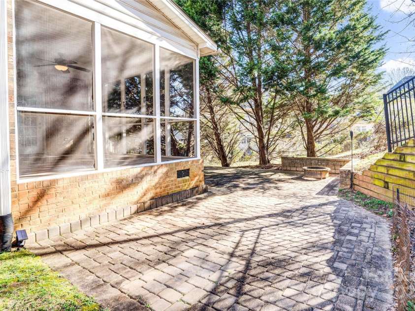 305 Chancelot Lane, Fort Mill, SC 29708.  MLS# CAR4224414, YatesRealty ID 2604. 