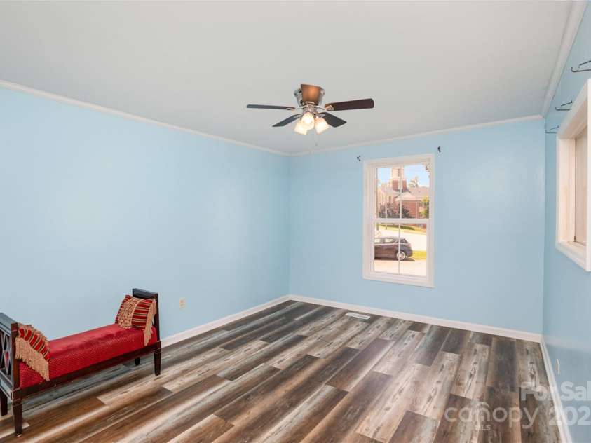 400 1st Street, Cherryville, NC 28021.  MLS# CAR4234944, YatesRealty ID 26040. 