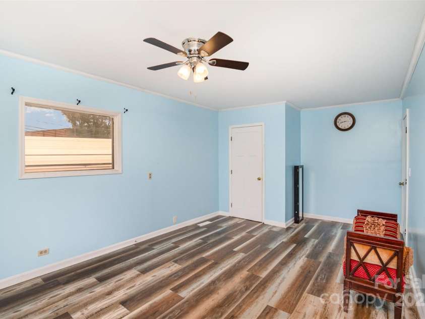 400 1st Street, Cherryville, NC 28021.  MLS# CAR4234944, YatesRealty ID 26040. 