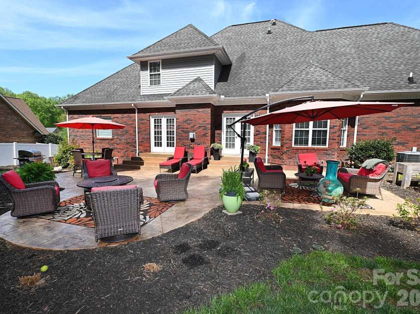 406 5th Avenue, Conover, NC 28613.  MLS# CAR4368101, YatesRealty ID 26041. 