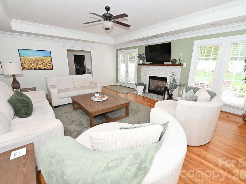 406 5th Avenue, Conover, NC 28613.  MLS# CAR4368101, YatesRealty ID 26041. 