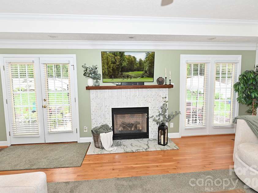 406 5th Avenue, Conover, NC 28613.  MLS# CAR4368101, YatesRealty ID 26041. 