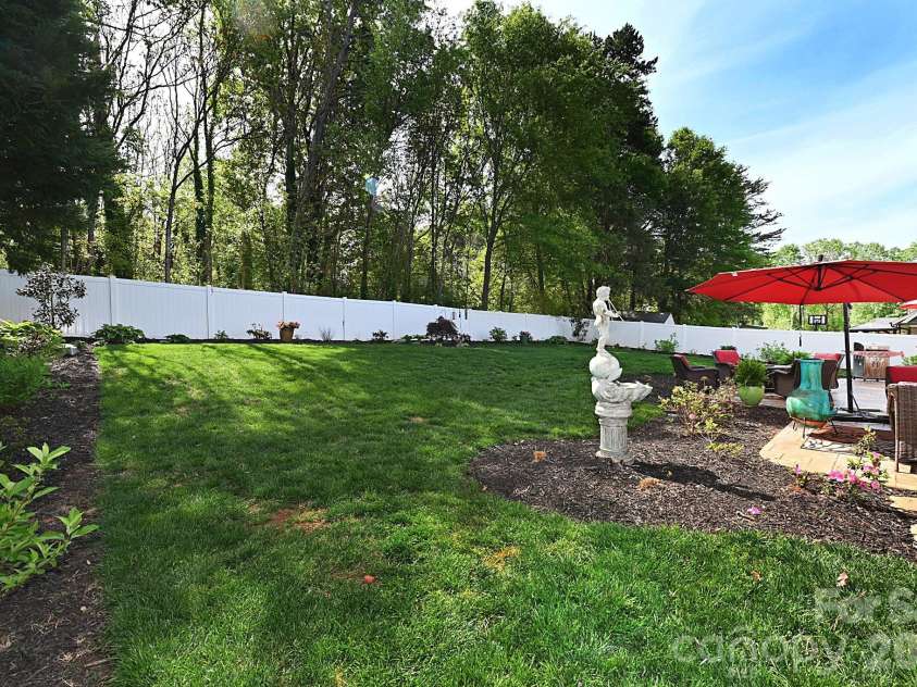 406 5th Avenue, Conover, NC 28613.  MLS# CAR4368101, YatesRealty ID 26041. Fenced in backyard