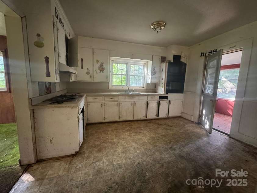 65 Maynard Avenue, Ansonville, NC 28170.  MLS# CAR4270998, YatesRealty ID 26041. 