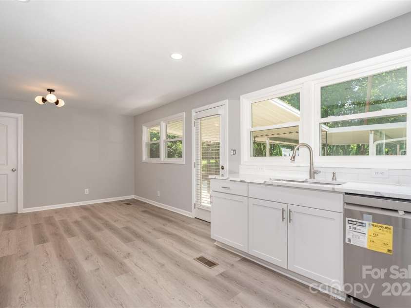 1138 Laurel Street, Salisbury, NC 28144.  MLS# CAR4275626, YatesRealty ID 26042. 