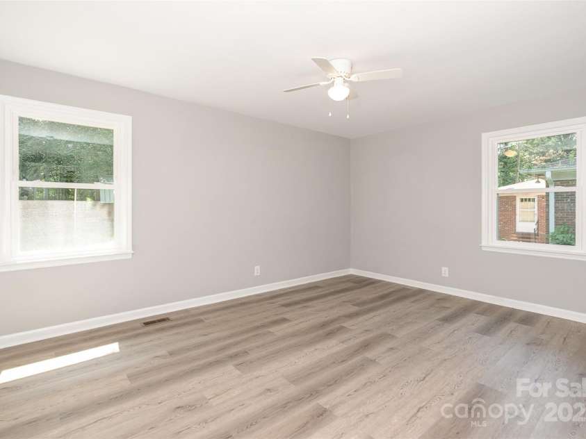 1138 Laurel Street, Salisbury, NC 28144.  MLS# CAR4275626, YatesRealty ID 26042. 