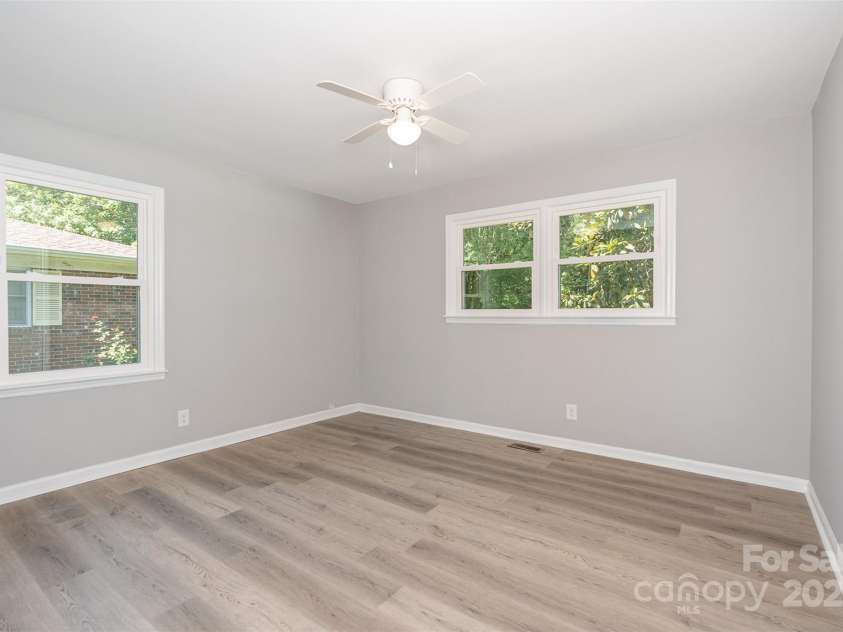 1138 Laurel Street, Salisbury, NC 28144.  MLS# CAR4275626, YatesRealty ID 26042. 