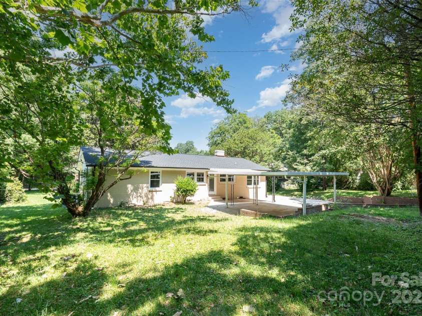 1138 Laurel Street, Salisbury, NC 28144.  MLS# CAR4275626, YatesRealty ID 26042. 