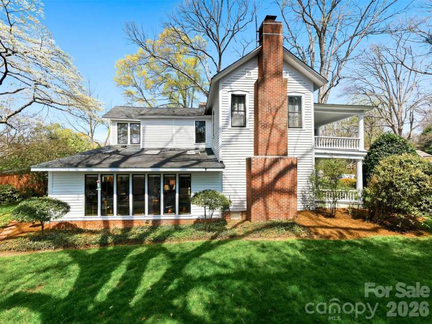321 9th Street, Hickory, NC 28601.  MLS# CAR4355650, YatesRealty ID 26042. 
