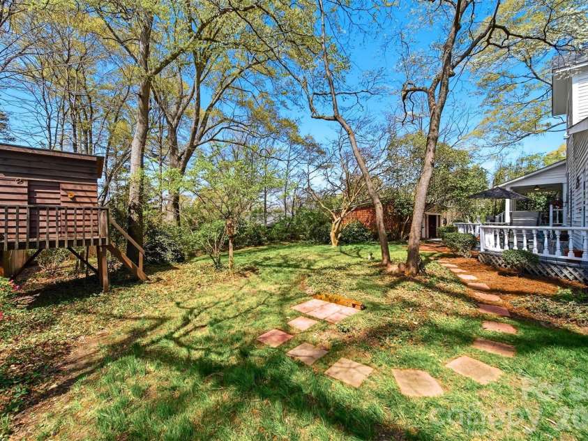 321 9th Street, Hickory, NC 28601.  MLS# CAR4355650, YatesRealty ID 26042. 