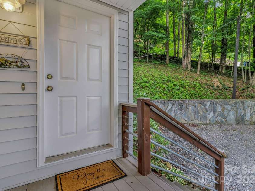 535 Rocky Top Road, Maggie Valley, NC 28751.  MLS# CAR4277929, YatesRealty ID 26043. 