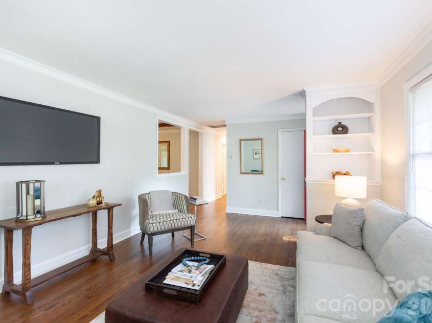 5100 Kimwood Place, Charlotte, NC 28205.  MLS# CAR4385698, YatesRealty ID 26044. 