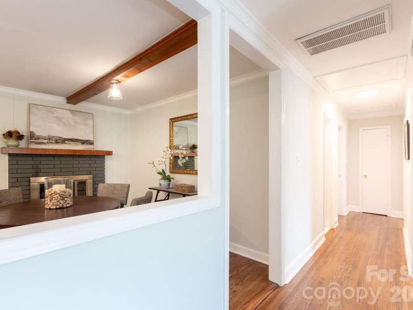 5100 Kimwood Place, Charlotte, NC 28205.  MLS# CAR4385698, YatesRealty ID 26044. 