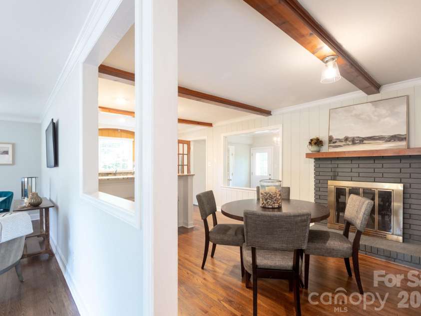 5100 Kimwood Place, Charlotte, NC 28205.  MLS# CAR4385698, YatesRealty ID 26044. 