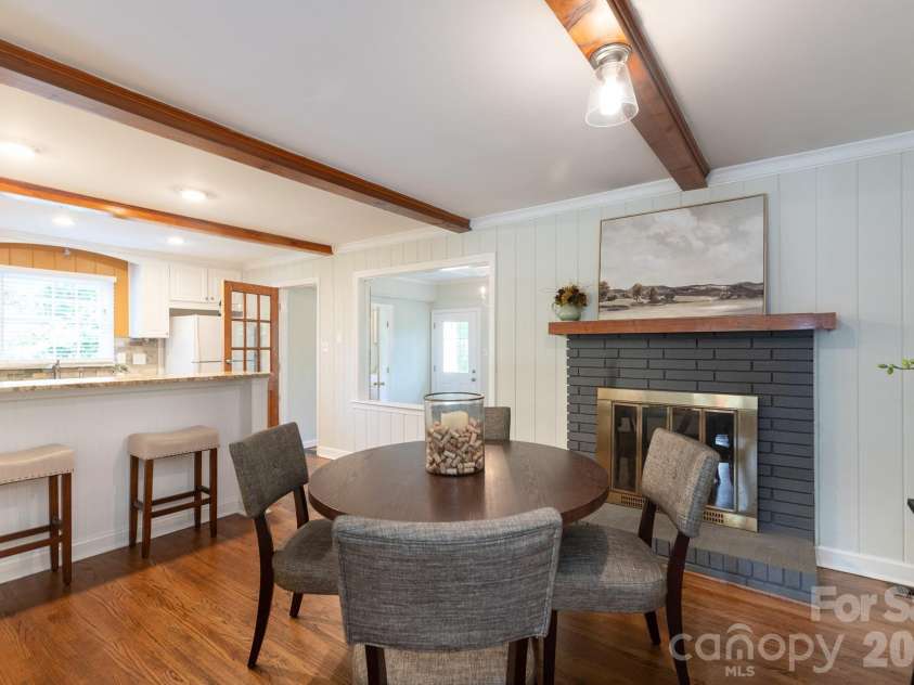 5100 Kimwood Place, Charlotte, NC 28205.  MLS# CAR4385698, YatesRealty ID 26044. 