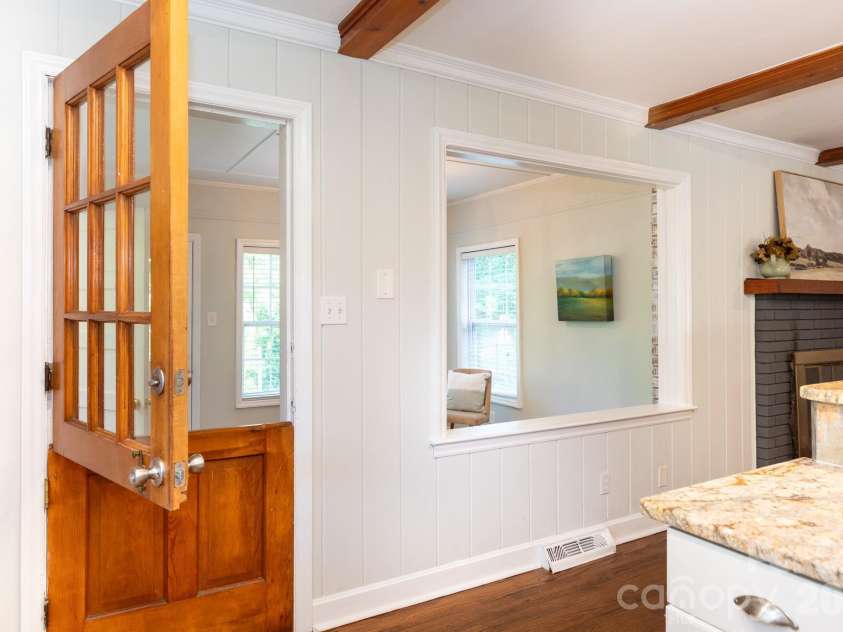 5100 Kimwood Place, Charlotte, NC 28205.  MLS# CAR4385698, YatesRealty ID 26044. 