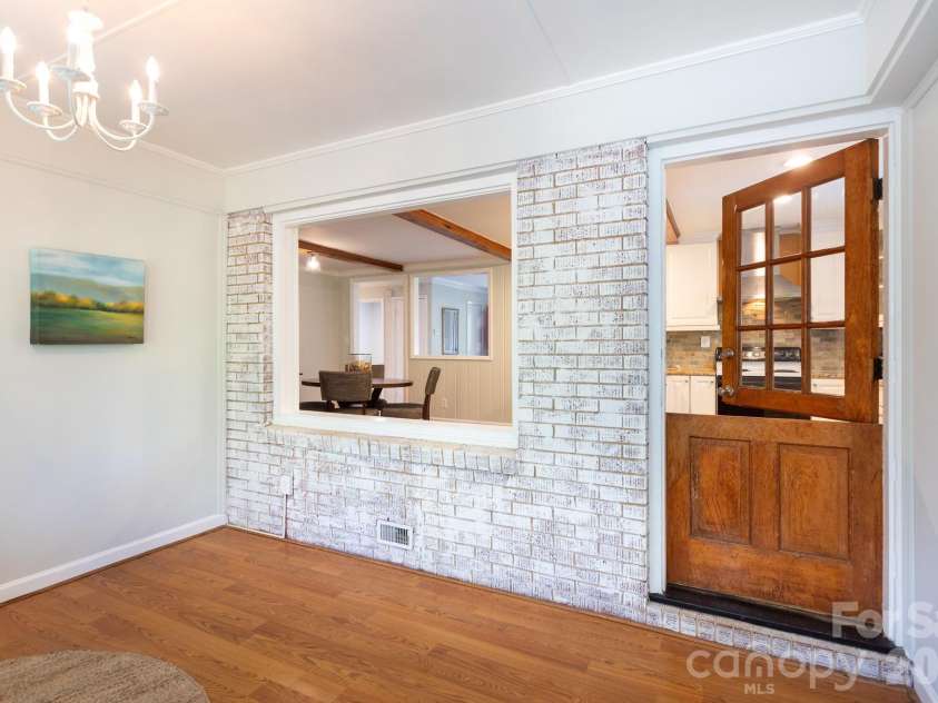 5100 Kimwood Place, Charlotte, NC 28205.  MLS# CAR4385698, YatesRealty ID 26044. 