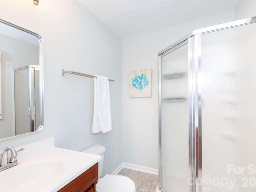 5100 Kimwood Place, Charlotte, NC 28205.  MLS# CAR4385698, YatesRealty ID 26044. 